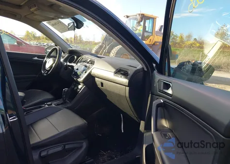 2018 Volkswagen Tiguan 2.0T Se/2.0T Sel z USA, uszkodzony, nr VIN 3VV2B7AX3JM114436